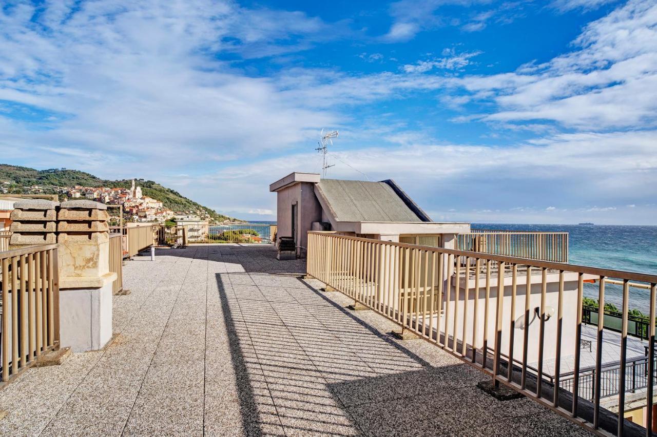 Apartamento Casa Laura Elena San Bartolomeo Al Mare Exterior foto